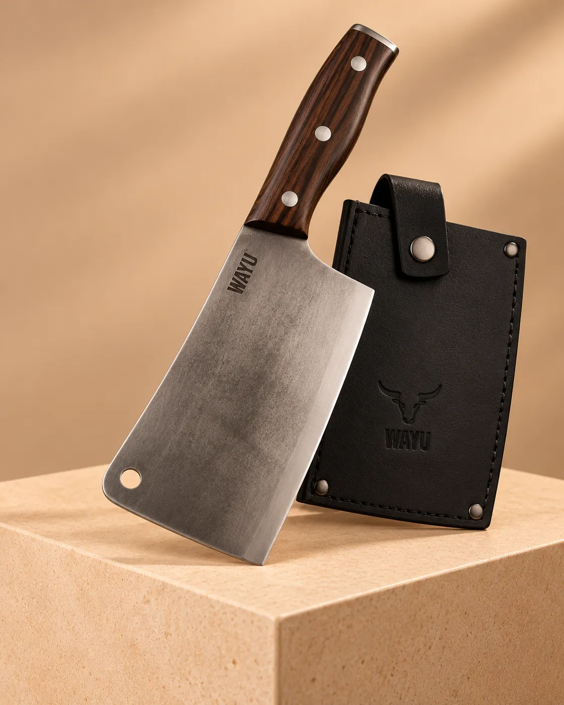 Cuchillo chopper con funda incluido en el Baúl El Parrillón WAYU de BOXIA